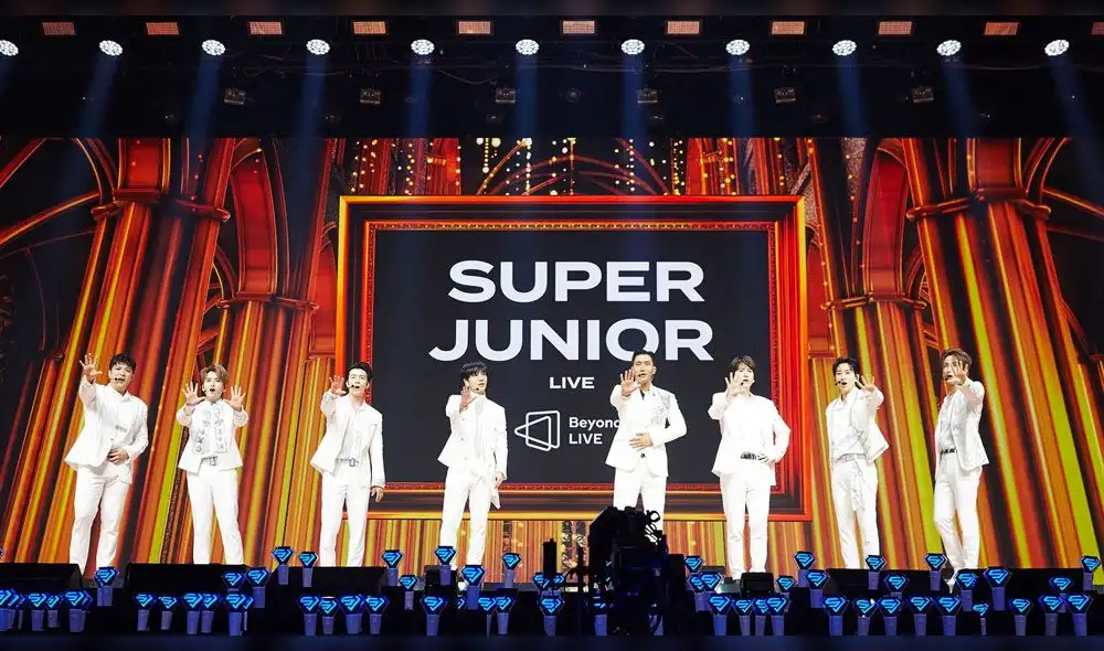 SUPER JUNIOR Beyond Live SUPER JUNIOR Beyond Live