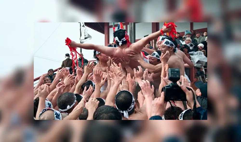 Japón: miles se reúnen para el ‘Festival del hombre desnudo’ anual