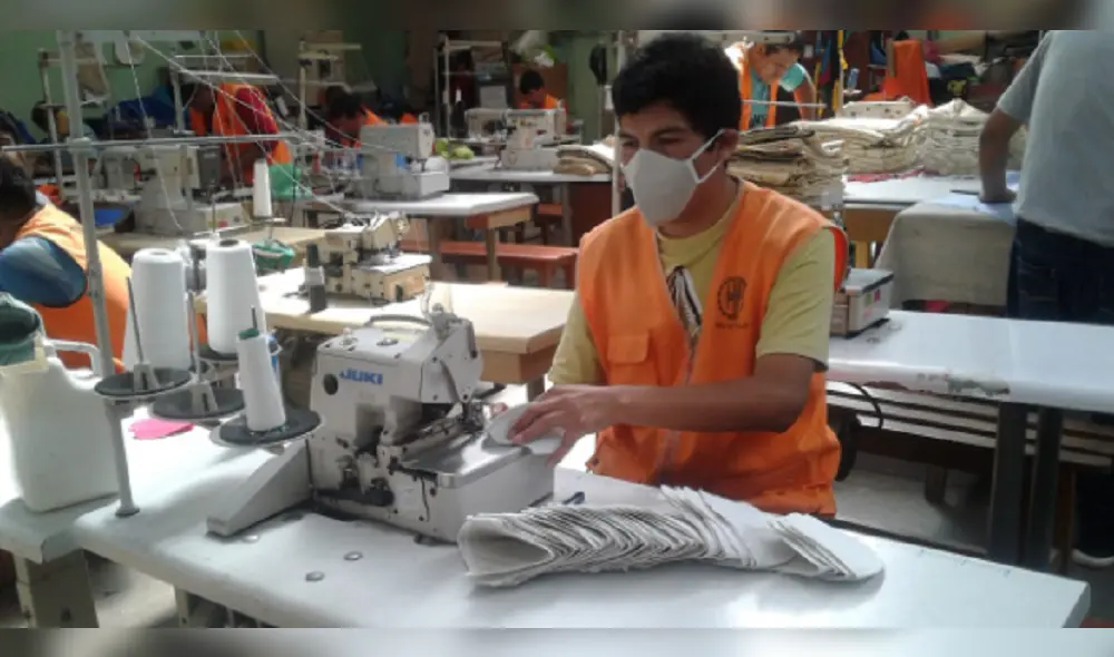 Presos en Arequipa elaboran 5 mil mascarillas para abastecer penales del sur [FOTOS]