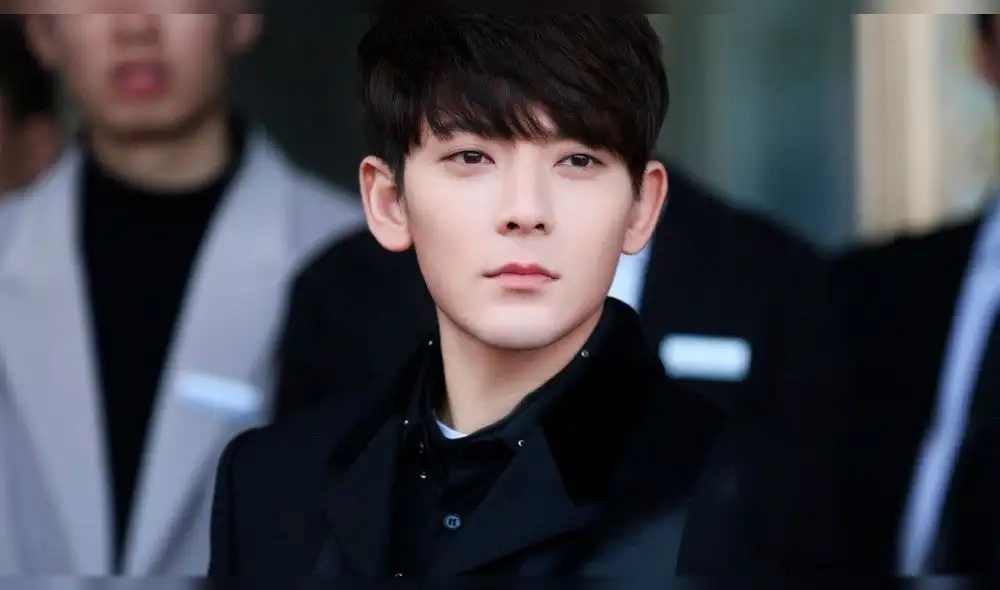 Chen Xiang es un cantante pop chino. Ha sacado dos álbumes: Confesión y Dian Shi Ju << Du Bu Tian Xia >>.