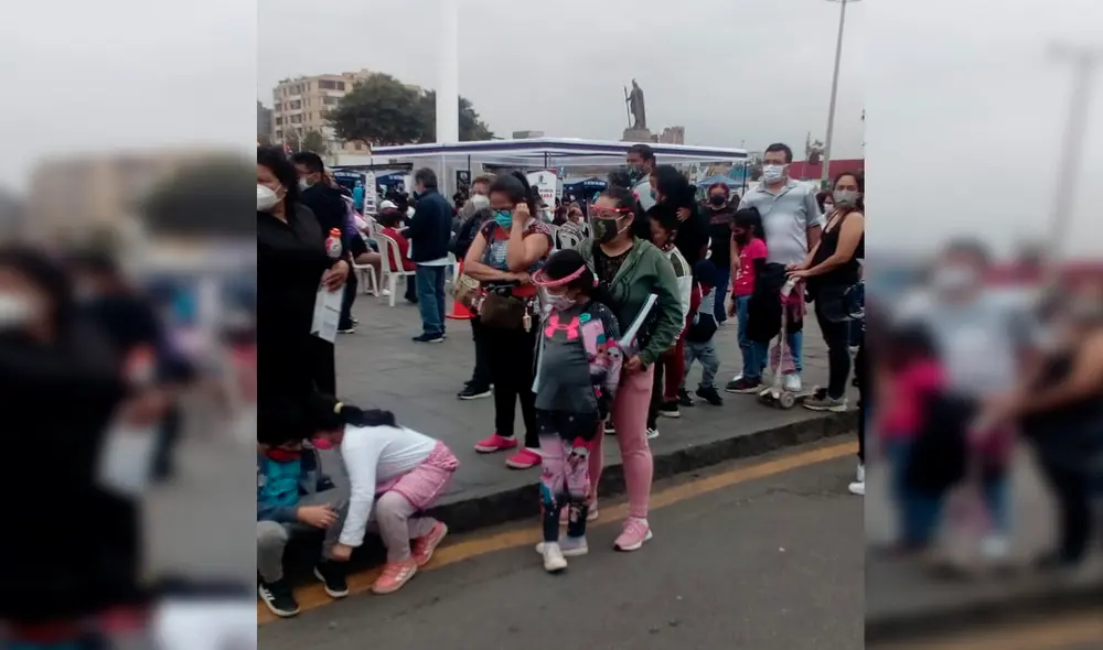 Cientos de personas llegaron desde horas de la mañana para ser parte del primer día de jornada de vacunación. Foto: María Elena Castillo / La República
