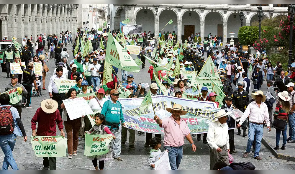 El sur anuncia paro si juzgado acepta denuncia contra dirigentes de Islay El sur anuncia paro si juzgado acepta denuncia contra dirigentes de Islay