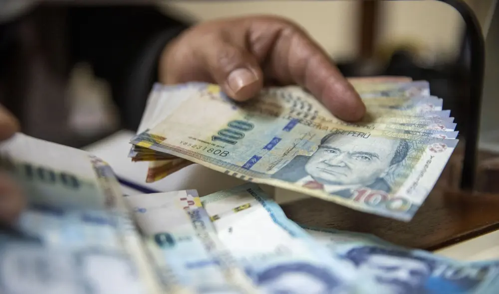 El Ejecutivo tenía previsto que el aguinaldo sea entregado junto con la planilla de diciembre. Foto: Andina