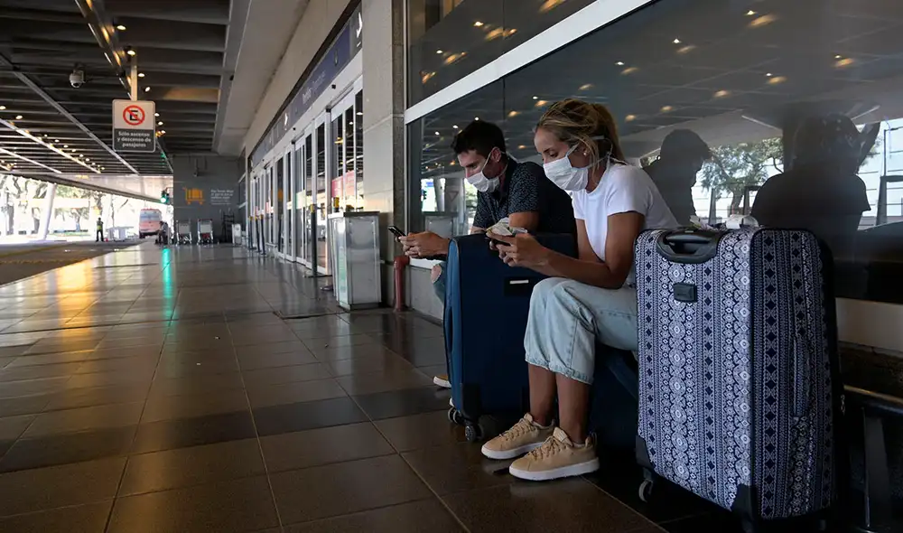 La medida solo permite que solo podrán entrar al país argentinos y residentes