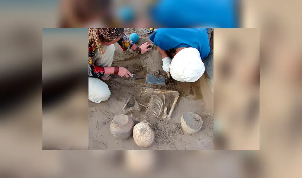 Desliza para ver los detalles de este 'iPhone prehistórico' que se viralizó en Facebook. Foto: Captura. Desliza para ver los detalles de este 'iPhone prehistórico' que se viralizó en Facebook. Foto: Captura.