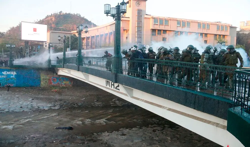 El incidente ocurrió el viernes 2 de setiembre durante una manifestación en la capitalina Plaza Italia, Chile. Foto: EFE
