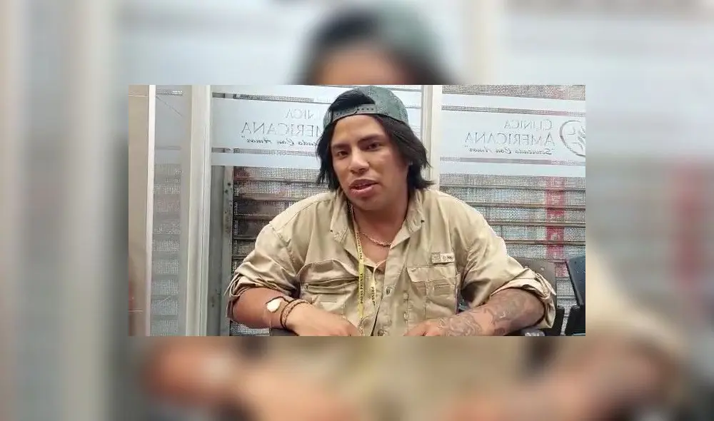 Puno. Aldair Mejía fue acompañado por sus colegas a clínica en Juliaca. Foto: Liubomir Fernández / La República Puno. Aldair Mejía fue acompañado por sus colegas a clínica en Juliaca. Foto: Liubomir Fernández / La República