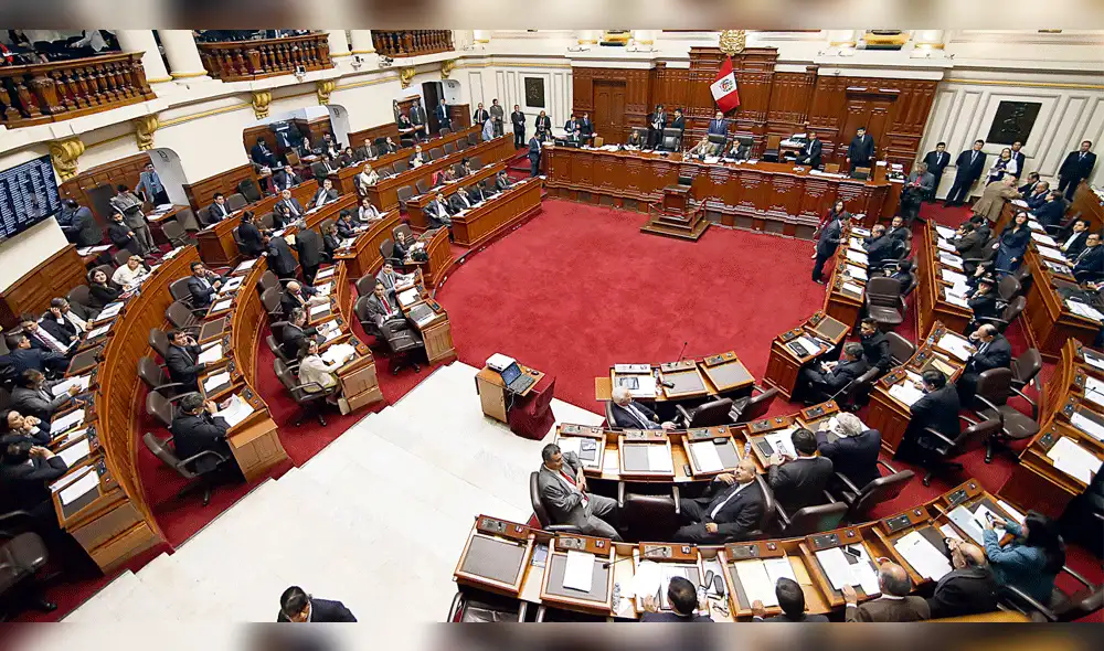 Constitucionalistas le piden al Congreso respetar fallo sobre la ley antitránsfuga Constitucionalistas le piden al Congreso respetar fallo sobre la ley antitránsfuga