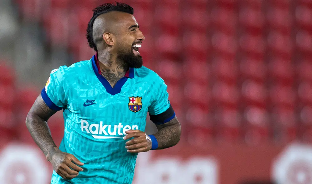 Arturo Vidal marcó de cabeza en el inicio del partido entre el FC Barcelona y Mallorca por LaLiga. | Foto: AFP