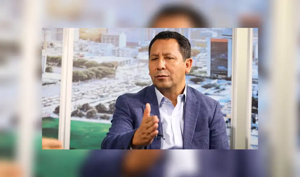 Clemente Flores renunció al partido Contigo, ex Peruanos por el Kambio