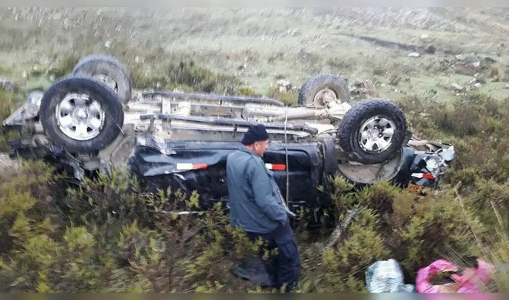 La Libertad: camioneta de la Policía se despista y deja cuatro heridos ...