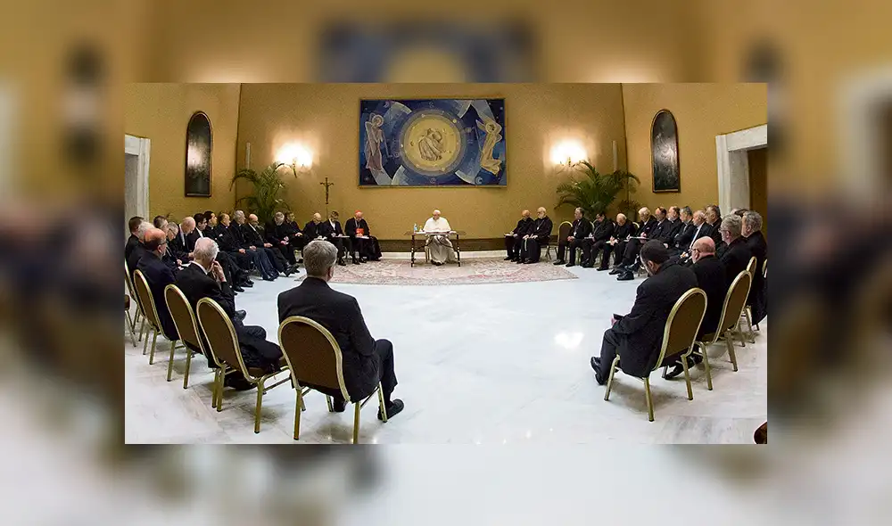 Francisco a nuncios: “No critiquen al Papa a sus espaldas... no a cotilleos” Francisco a nuncios: “No critiquen al Papa a sus espaldas... no a cotilleos”