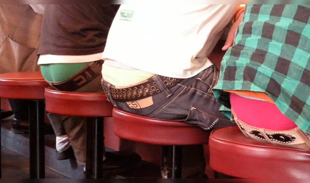 Evalúan multar a jóvenes que usen los pantalones a la mitad de su glúteos Evalúan multar a jóvenes que usen los pantalones a la mitad de su glúteos