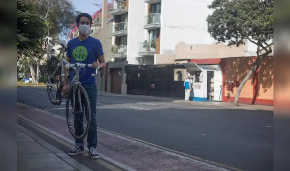 Tomás Luy, fundador de Bicicommuters, un colectivo que ha orientado de decenas de nuevos ciclistas. Y que durante la cuarentena no ha parado. Foto: Jorge Cerdan. Tomás Luy, fundador de Bicicommuters, un colectivo que ha orientado de decenas de nuevos ciclistas. Y que durante la cuarentena no ha parado. Foto: Jorge Cerdan.