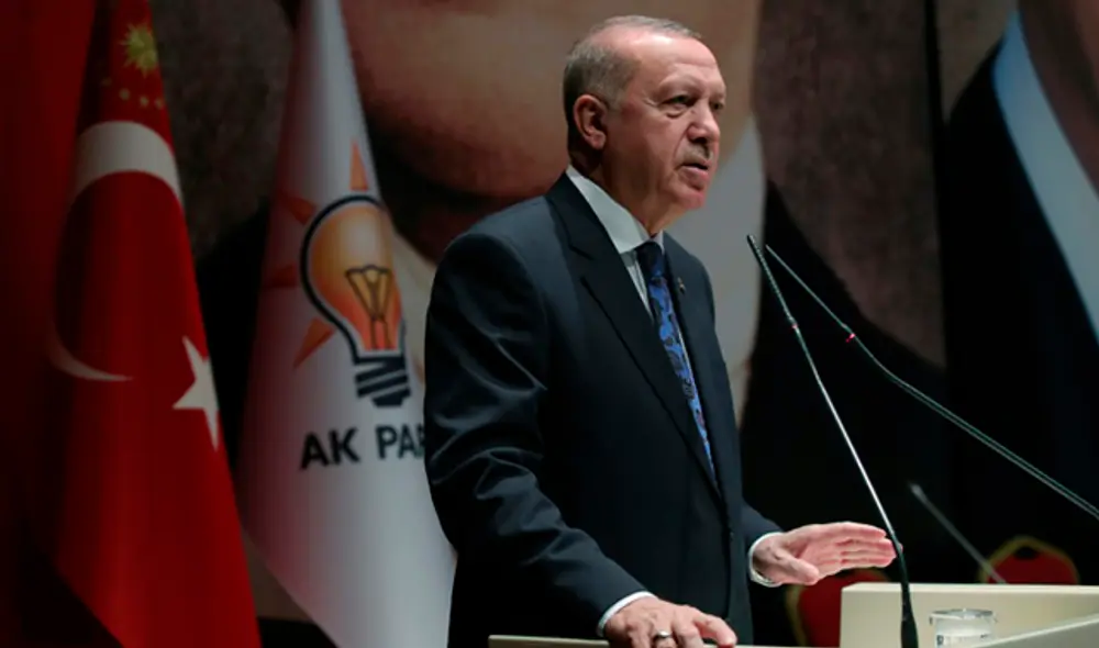 El presidente de Turquía, Recep Tayyip Erdogan, se dirige a los miembros del gobernante Partido Justicia y Desarrollo (AKP) el 26 de diciembre de 2019 en Ankara