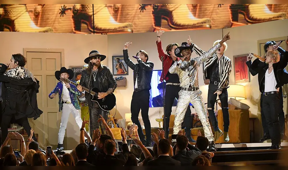 BTS se presenta en escenario de los Grammy 2020.