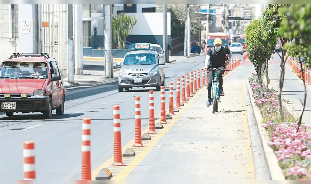 obligados. Desde ayer ciclistas pueden ser multados si infringen normas de tránsito.