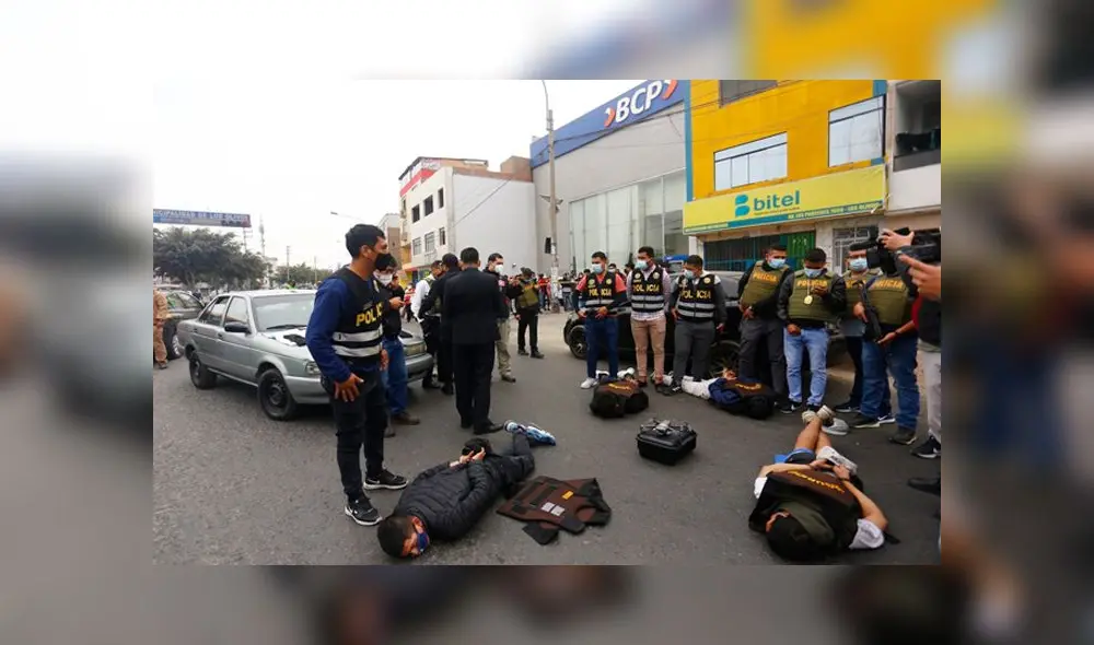 Policía frustra robo a agencia bancaria en Los Olivos. Fotos: Flavio Matos/La República. Policía frustra robo a agencia bancaria en Los Olivos. Fotos: Flavio Matos/La República.