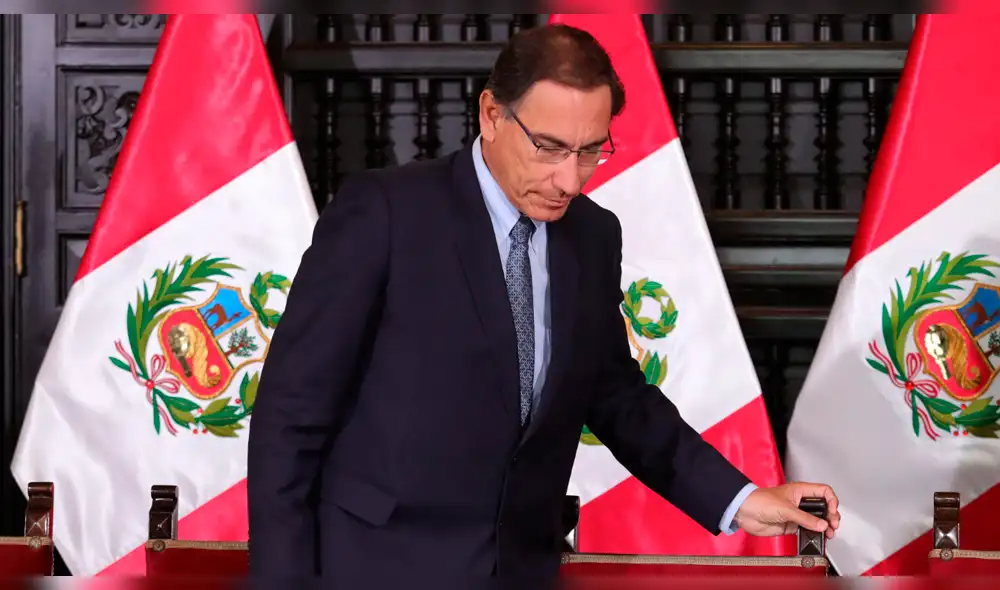 Presidente Vizcarra recibió autógrafa de 'Ley Fujimori'