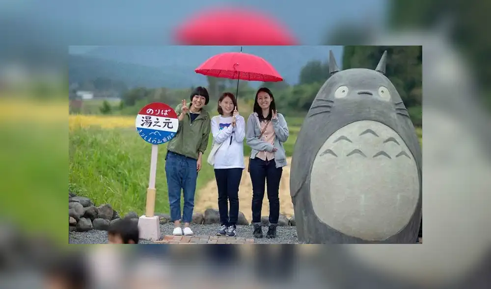 Vía Facebook. Una pareja de abuelos construyeron la escultura de esta mítica criatura de la famosa película animada 'Mi vecino Totoro'. Vía Facebook. Una pareja de abuelos construyeron la escultura de esta mítica criatura de la famosa película animada 'Mi vecino Totoro'.