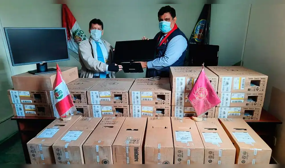 Entregan computadoras a juzgados de Ayabaca