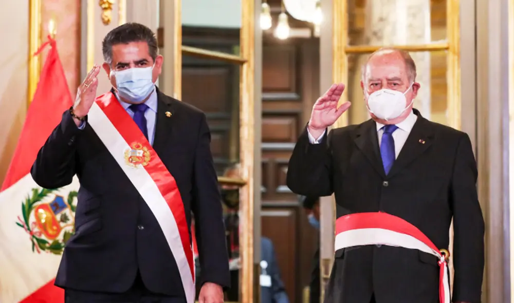 Manuel Merino juramentó a ÁNtero Flores-Aráoz como su primer ministro en medio del rechazo ciudadano a su gobierno. Foto: Presidencia Manuel Merino juramentó a ÁNtero Flores-Aráoz como su primer ministro en medio del rechazo ciudadano a su gobierno. Foto: Presidencia