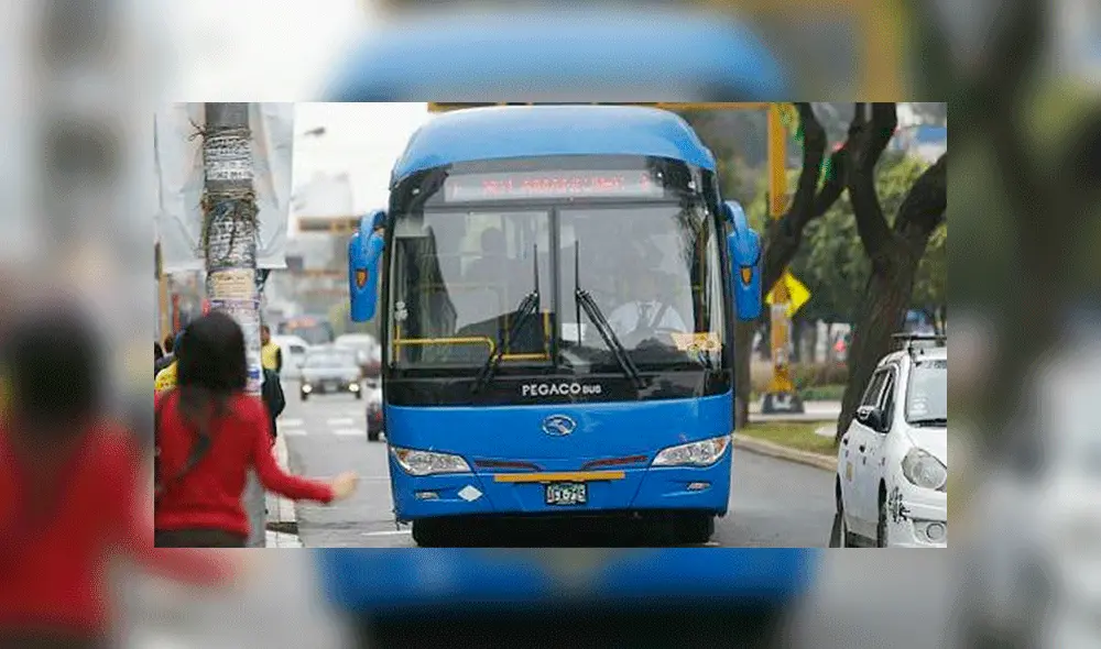 Aplican más de 24 000 papeletas a conductores que invaden carril del Corredor Azul Aplican más de 24 000 papeletas a conductores que invaden carril del Corredor Azul
