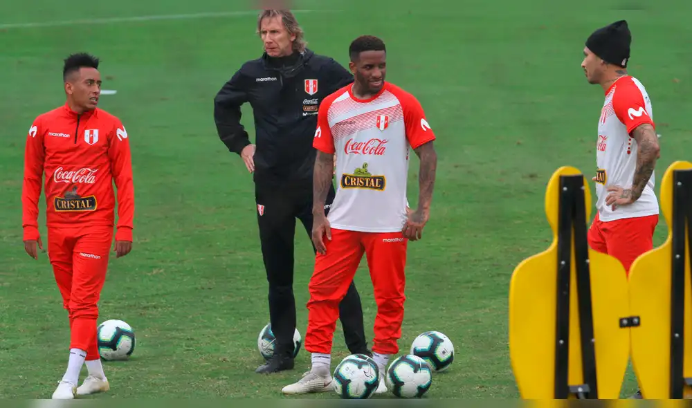 Jefferson Farfán se solidariza con los damnificados del incendio en Villa el Salvador. Jefferson Farfán se solidariza con los damnificados del incendio en Villa el Salvador.