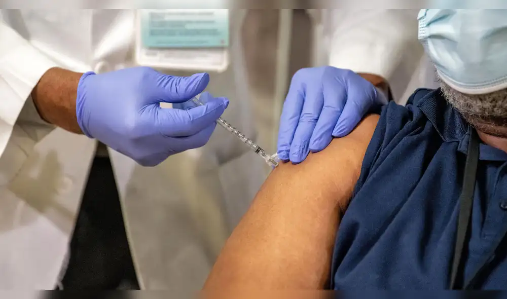 Comité de expertos de salud precisaron que Chile tiene la logística necesaria para recibir las vacunas contra la COVID-19. Foto: EFE/HOWARD UNIVERSITY / HANDOUT. Comité de expertos de salud precisaron que Chile tiene la logística necesaria para recibir las vacunas contra la COVID-19. Foto: EFE/HOWARD UNIVERSITY / HANDOUT.