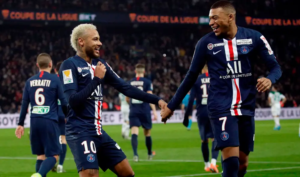 Neymar 'picó' el balón ante Ruffier y convirtió un golazo en el partido entre PSG y Saint Etienne. | Foto: EFE Neymar 'picó' el balón ante Ruffier y convirtió un golazo en el partido entre PSG y Saint Etienne. | Foto: EFE