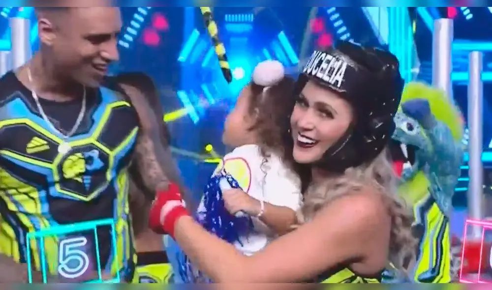 La 'guerrera' también agradeció a la producción por permitirle ingresar a su familia a ver el programa. La 'guerrera' también agradeció a la producción por permitirle ingresar a su familia a ver el programa.