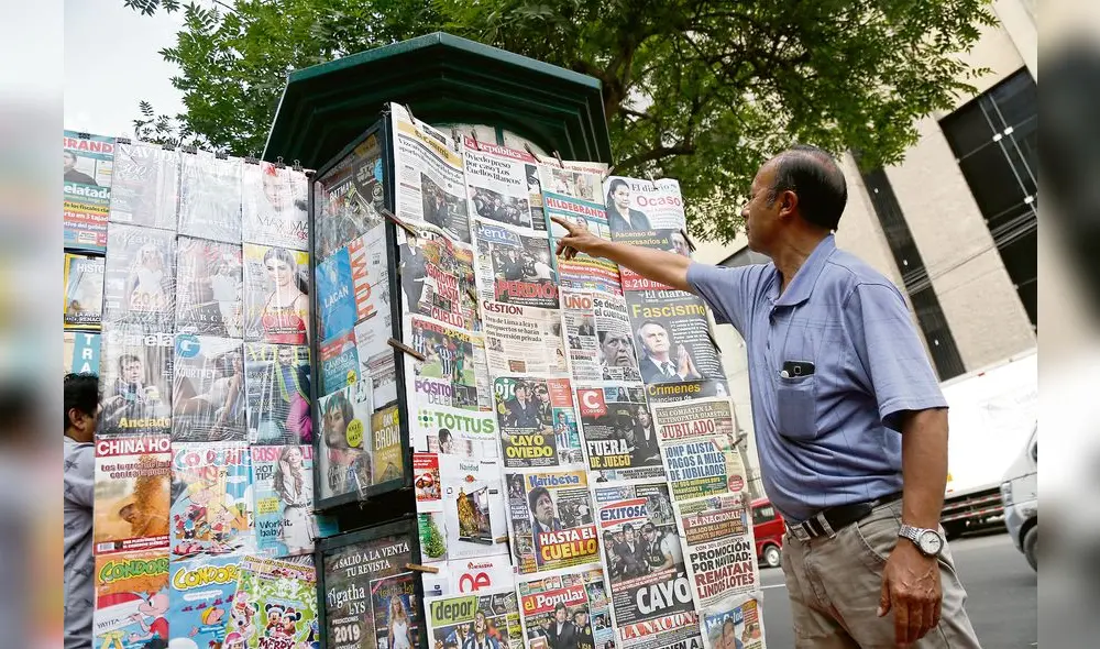 07-12-18 MAURICIO MALCA POPOVICH

PORTADA DE PERIODICOS 
PUESTO DE PERIODICOS OVIEDO