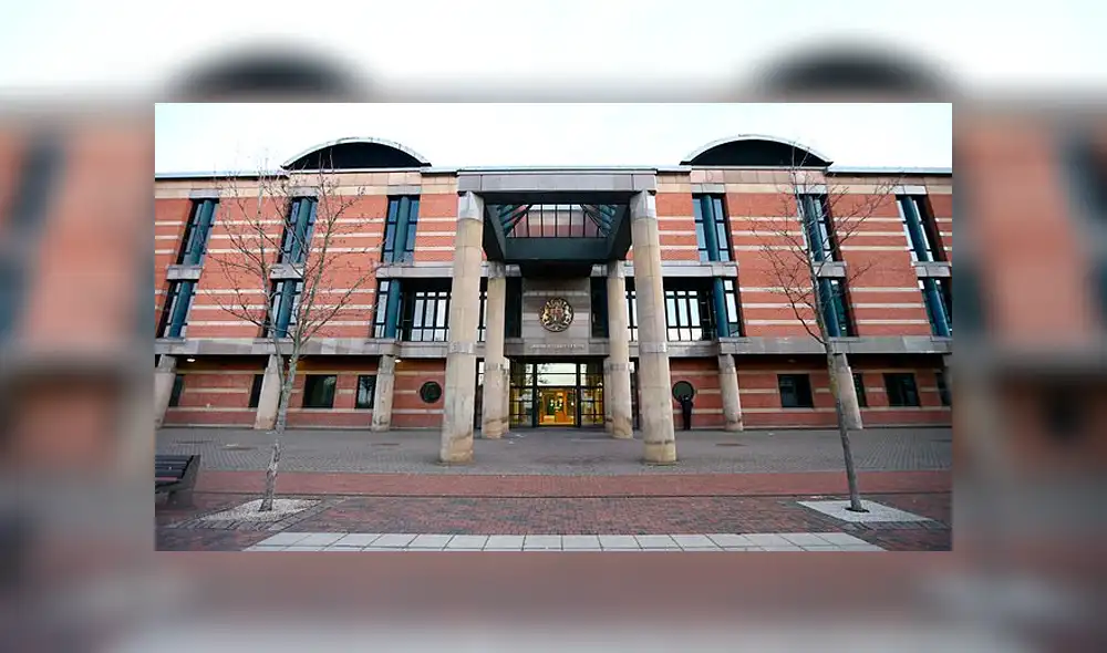 Adolescente asesina a su padre cuando agredía brutalmente a su esposa [VIDEO] 