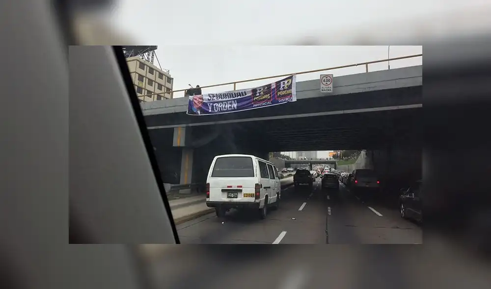 Elecciones 2018: propaganda política es colgada en la vía Expresa pese a prohibición 