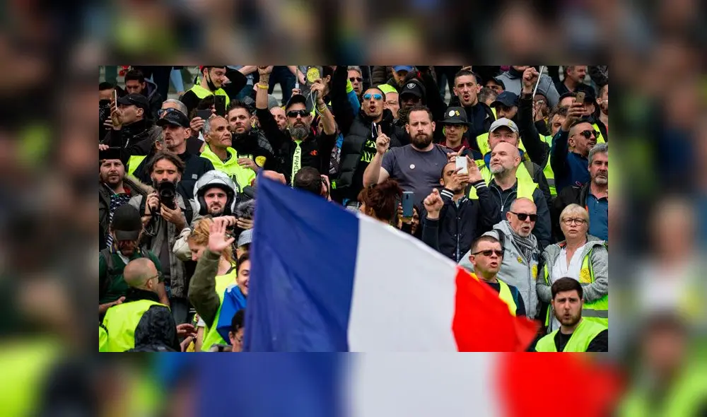 Francia: reducirían impuestos tras protestas de chalecos amarillos [FOTOS]