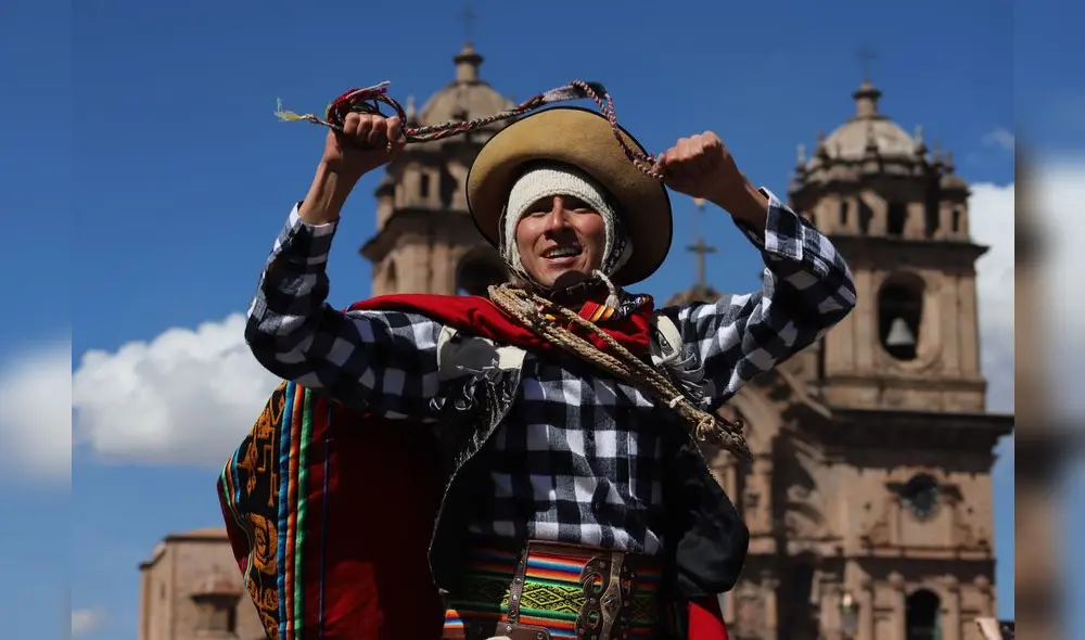 Cusco: Universidad Global y 22 institutos bailaron por el mes jubilar de la ciudad imperial [FOTOS]
