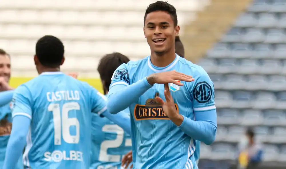 Mediante un comunicado la FPF confirmó que este año descenderán tres equipos. Foto: Prensa FPF