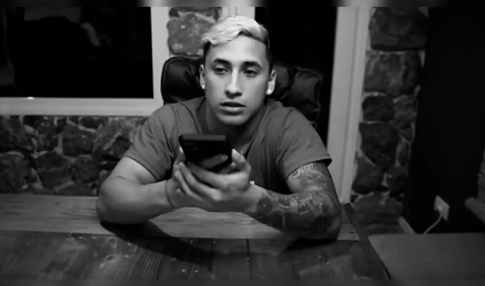 Rapero Coqéein golpea a youtuber Yao Cabrera Rapero Coqéein golpea a youtuber Yao Cabrera