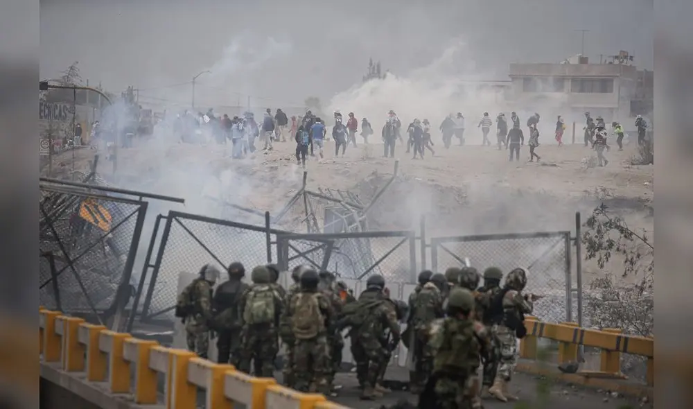 Este viernes 20 también se registraron enfrentamientos. Foto: Rodrigo Talavera/La República