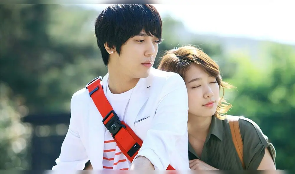Yonghwa como actor en el drama Heartstrings. Su co-estrella fue Park Shin Hye, con quien tiene una gran amistad. Yonghwa como actor en el drama Heartstrings. Su co-estrella fue Park Shin Hye, con quien tiene una gran amistad.