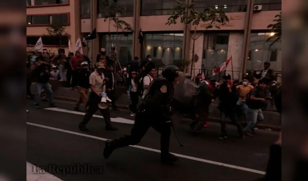 Bloqueo de carreteras HOY en Perú: ¿PNP no puede intervenir a manifestantes si no hay ministro del Interior? | Bloqueo de Carreteras Ica | Protestas Ica HOY | Panamericana Sur | Marcha a favor de Castillo. Foto: Gerardo Marín/La República