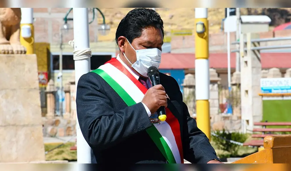 Alcalde de Azángaro, pidió llorando a su población que se cuide y acate las normas sanitarias. Alcalde de Azángaro, pidió llorando a su población que se cuide y acate las normas sanitarias.