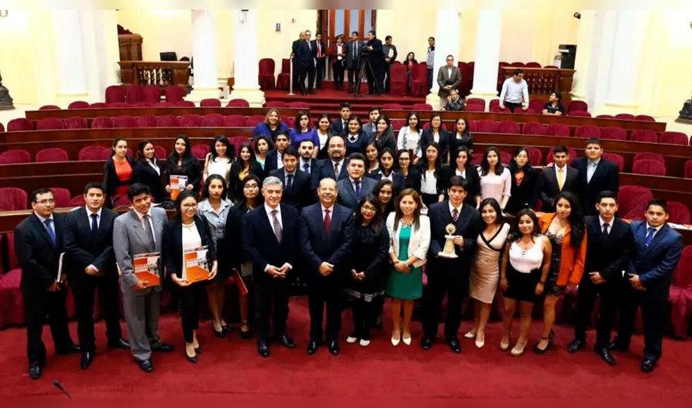 Procurador del PJ que sustentó caso Keiko ante el TC trabajó con el fujimorista Octavio Salazar