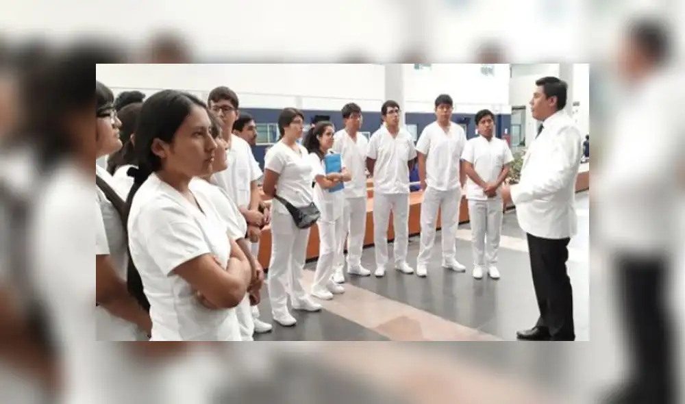 Ministro dijo que los internos se incorporen al primer nivel de atención, para cumplir labores para COVID-19 y no COVID-19. (Foto: Difusión) Ministro dijo que los internos se incorporen al primer nivel de atención, para cumplir labores para COVID-19 y no COVID-19. (Foto: Difusión)