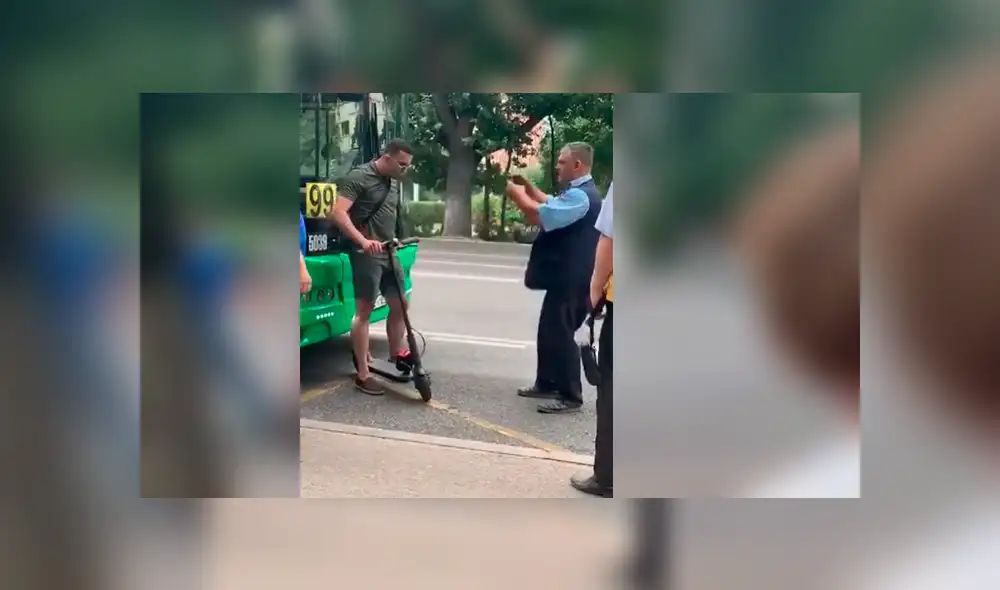 Vía YouTube. Joven que manejaba scooter eléctrico obtuvo un terrible desenlace tras subir a un autobús para pegarle al conductor