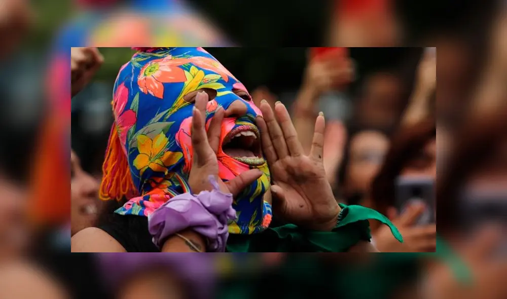 Un violador en tu camino: PNP lanza bombas lacrimógenas contra manifestantes en Parque Kennedy Un violador en tu camino: PNP lanza bombas lacrimógenas contra manifestantes en Parque Kennedy