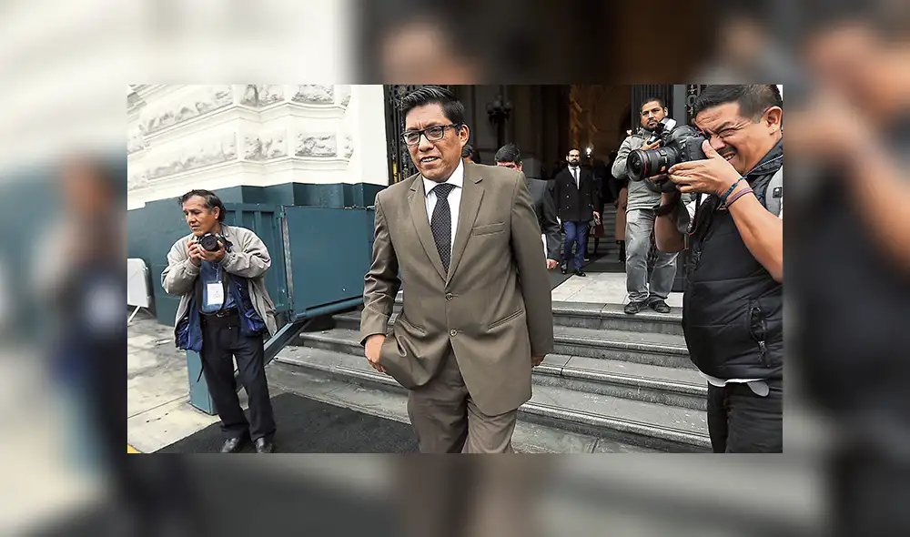 Duda. Ministro Zeballos no sabe de cita con Comisión de Venecia. (Foto: Jorge Cerdán) Duda. Ministro Zeballos no sabe de cita con Comisión de Venecia. (Foto: Jorge Cerdán)