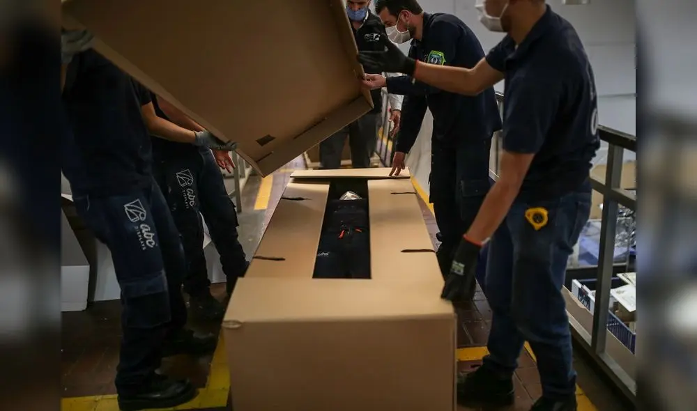 La cama ataúd permite almacenar los cadáveres sin ser manipulados por los médicos. Foto: Twitter.