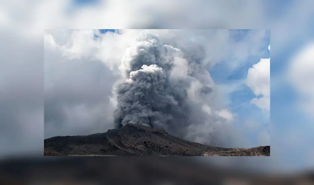 Suspenden clases por explosión de Volcán Ubinas. Créditos: La República. Suspenden clases por explosión de Volcán Ubinas. Créditos: La República.