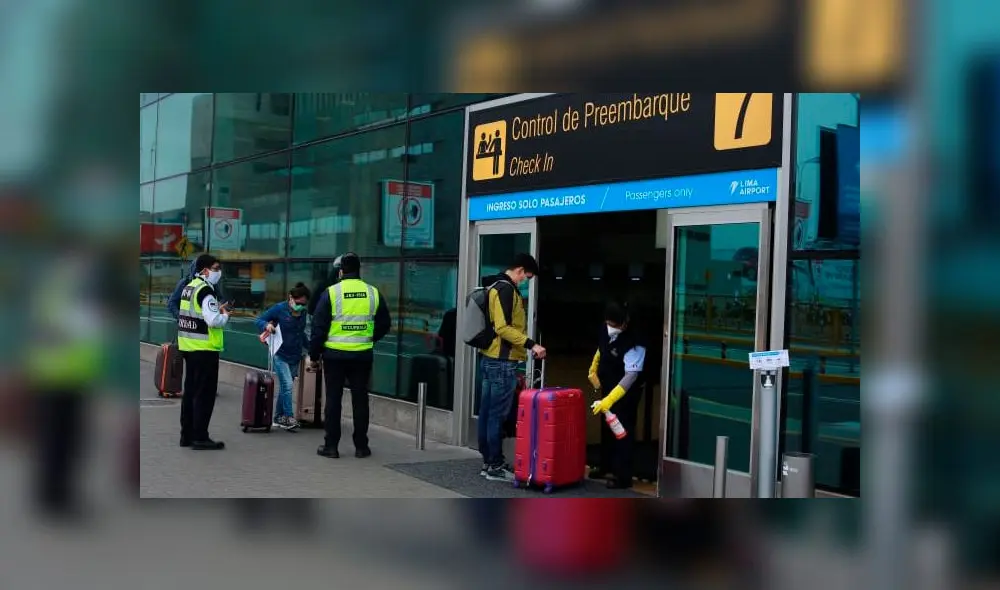 Interior del aeropuerto Jorge Chávez. Foto: John Reyes/ La República. Interior del aeropuerto Jorge Chávez. Foto: John Reyes/ La República.